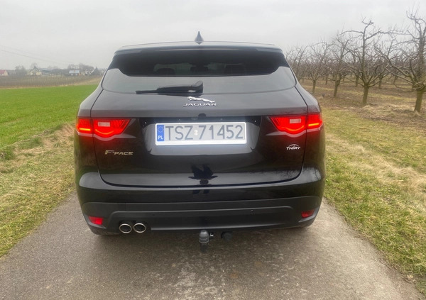 Jaguar F-Pace cena 79999 przebieg: 186000, rok produkcji 2016 z Staszów małe 704